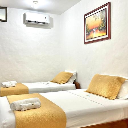 Hostal Suenos Silvestres Пуэрто-Айора Экстерьер фото