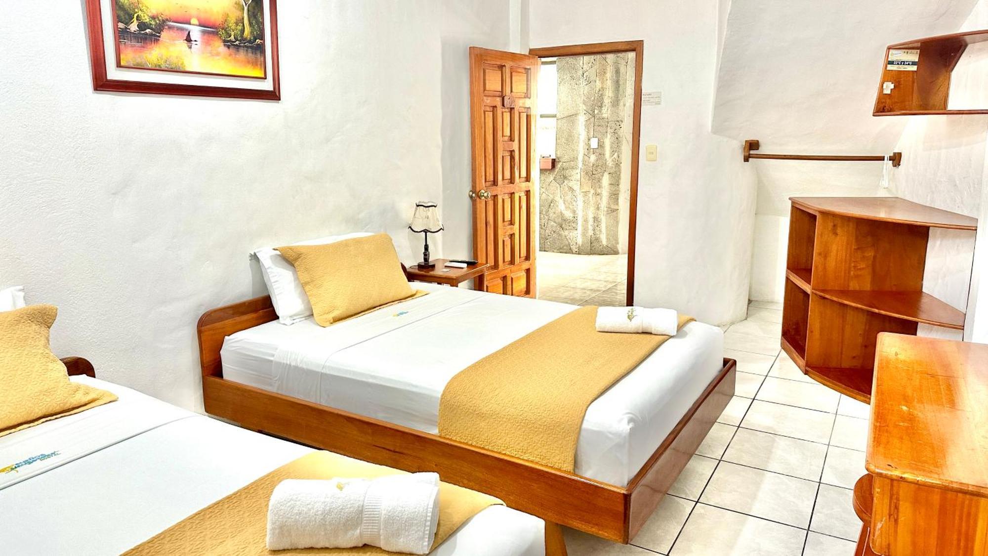 Hostal Suenos Silvestres Пуэрто-Айора Экстерьер фото