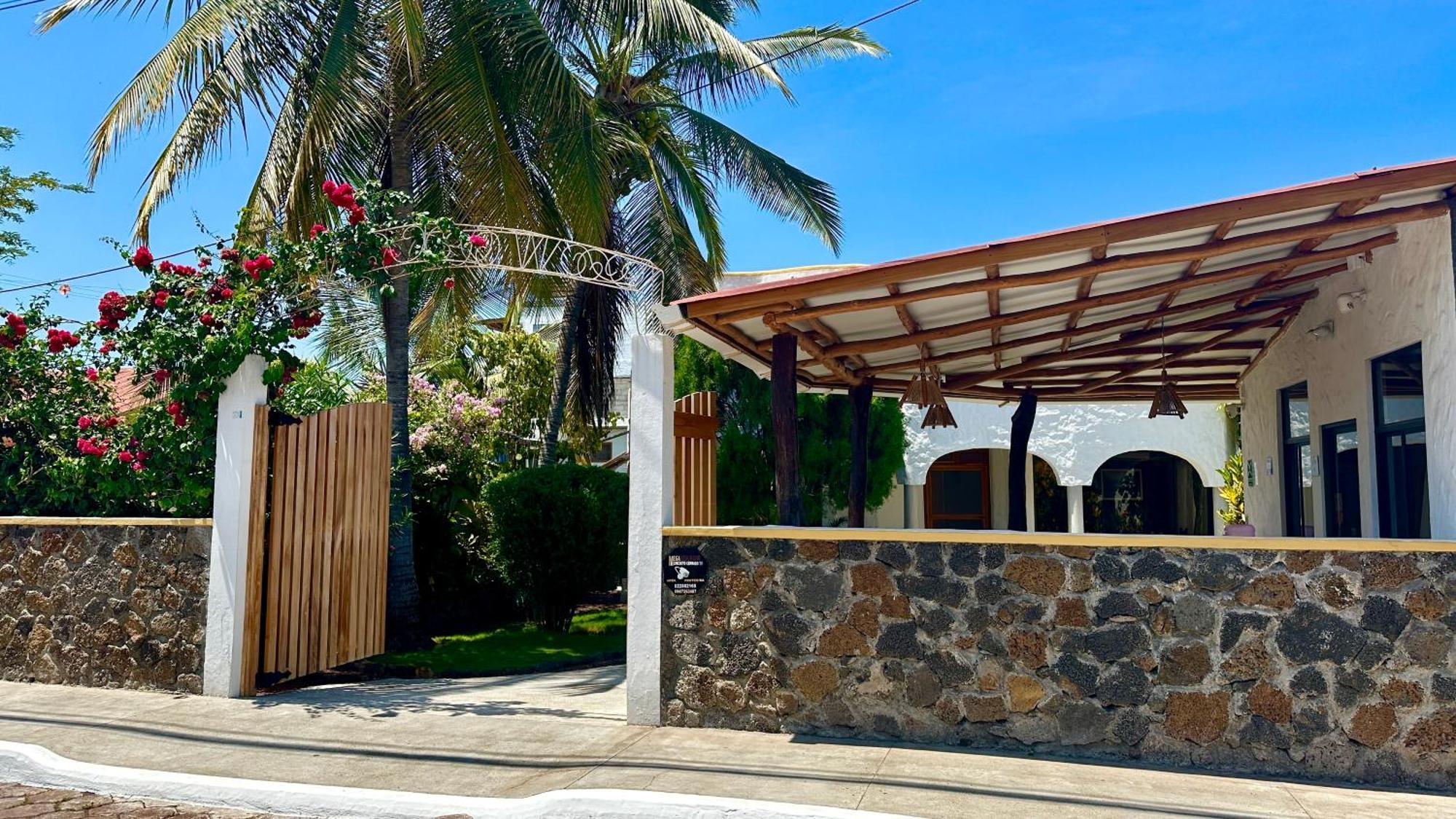 Hostal Suenos Silvestres Пуэрто-Айора Экстерьер фото